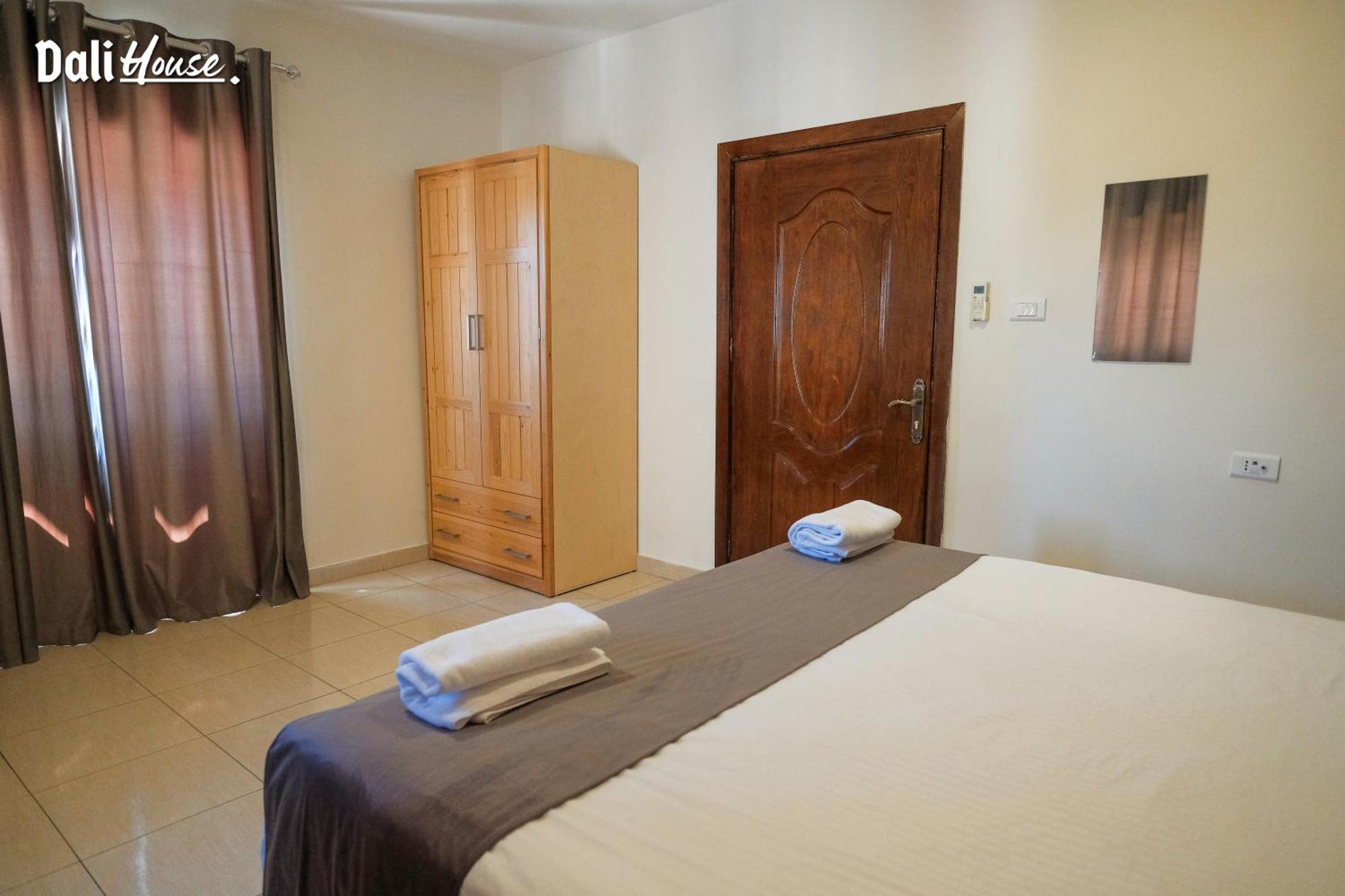 Dali House Hotel